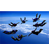 photo de parachutistes